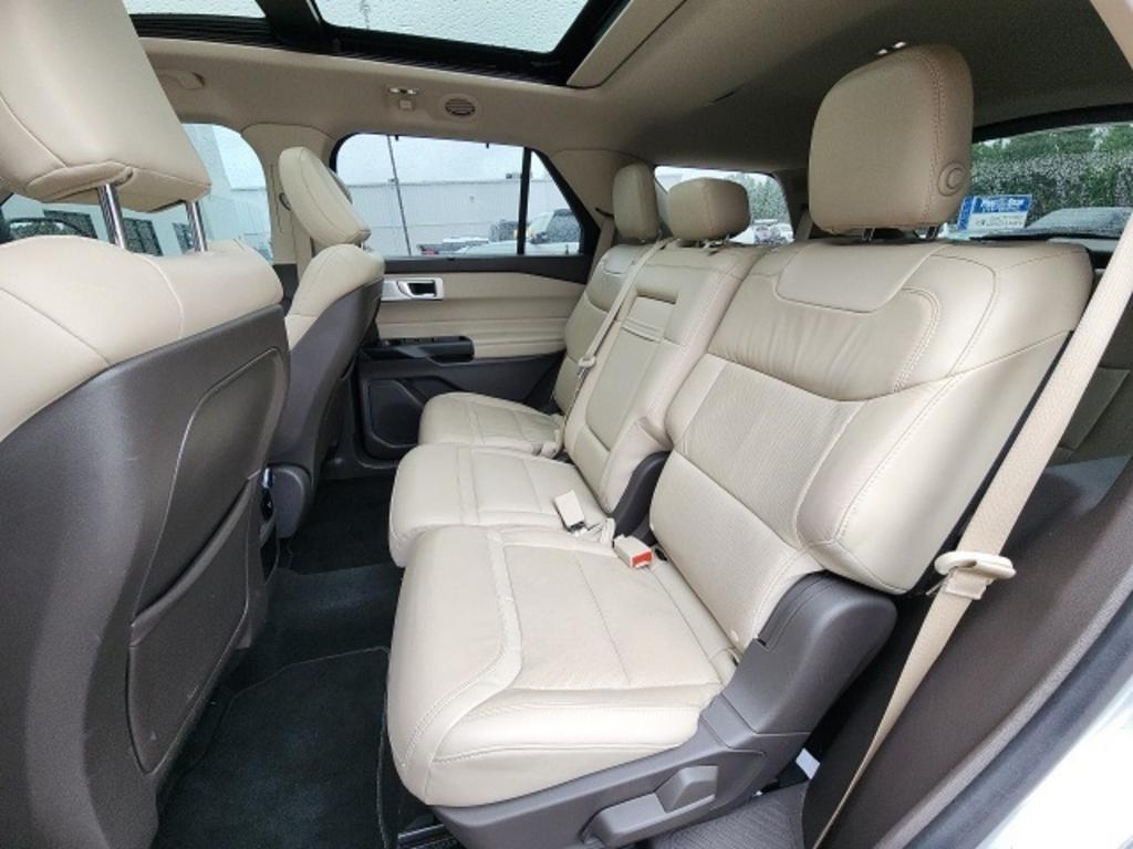 2020 Ford Explorer Platinum photo
