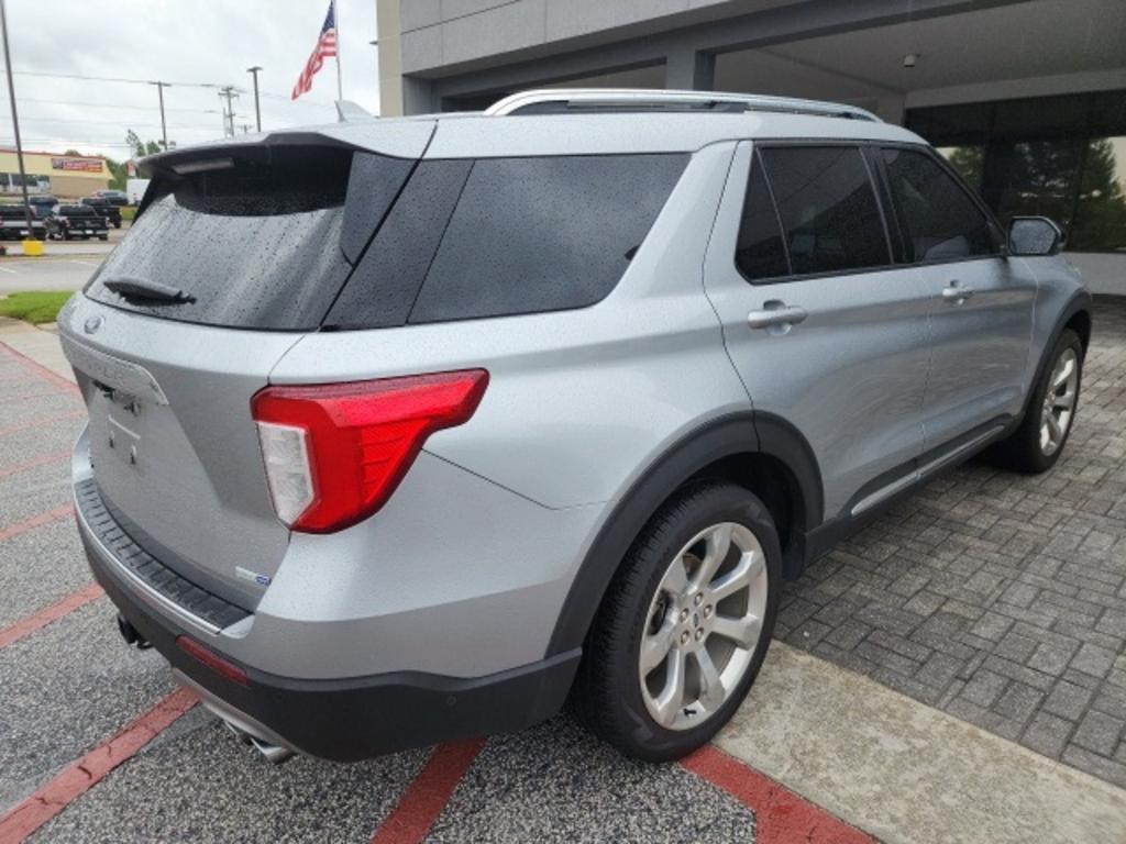 2020 Ford Explorer Platinum photo