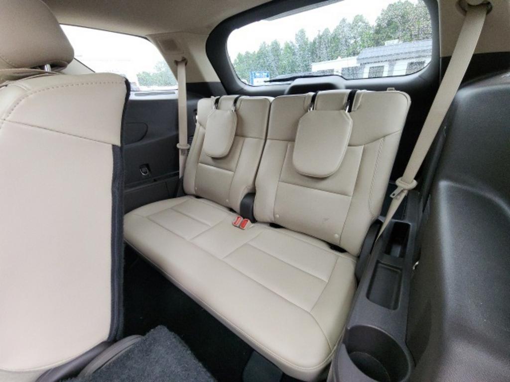 2020 Ford Explorer Platinum photo