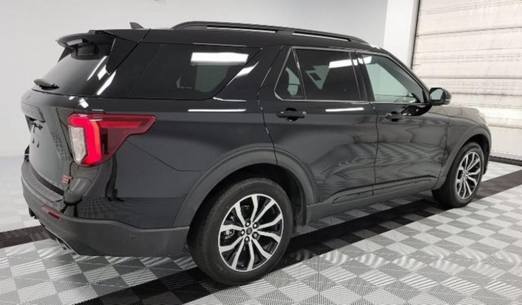2021 Ford Explorer ST photo