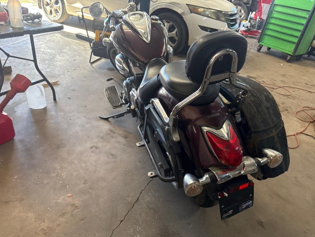 2009 Yamaha V Star 950 - $4,500