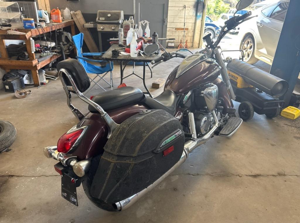 2009 Yamaha V Star 950 - $4,500
