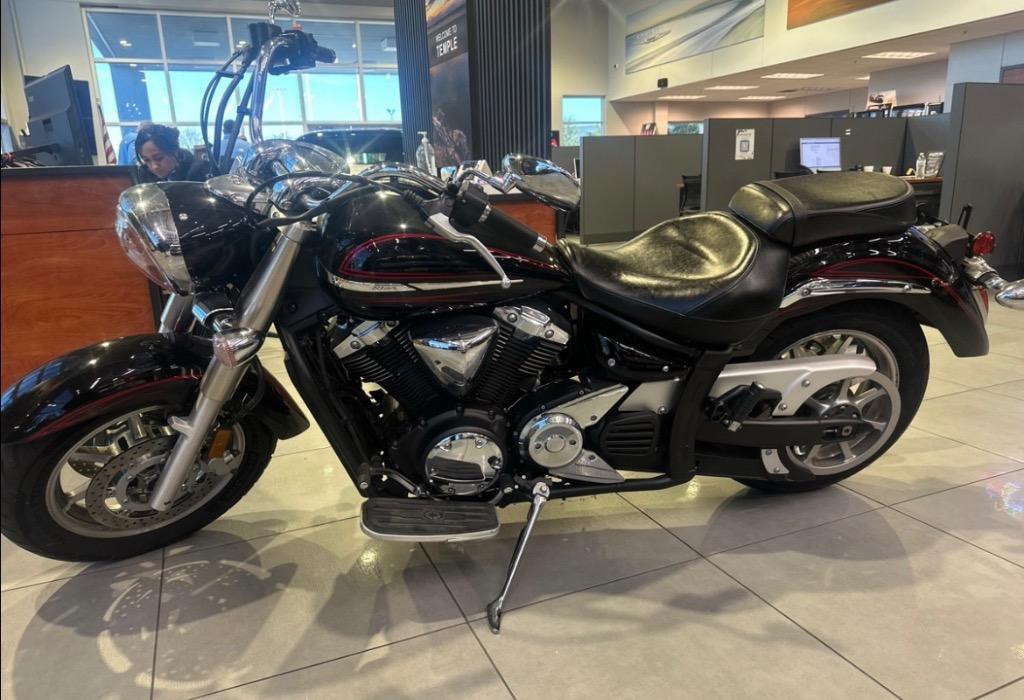 2009 Yamaha V Star 1300 - $5,900