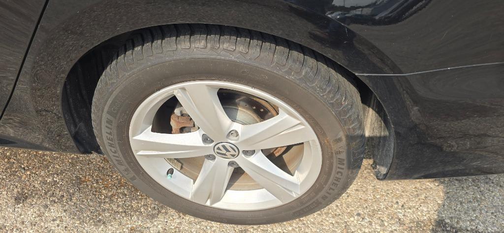 2014 Volkswagen Passat - $8,500