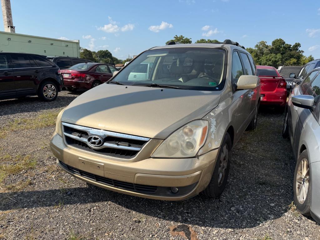 2008 Hyundai Entourage - $1,500