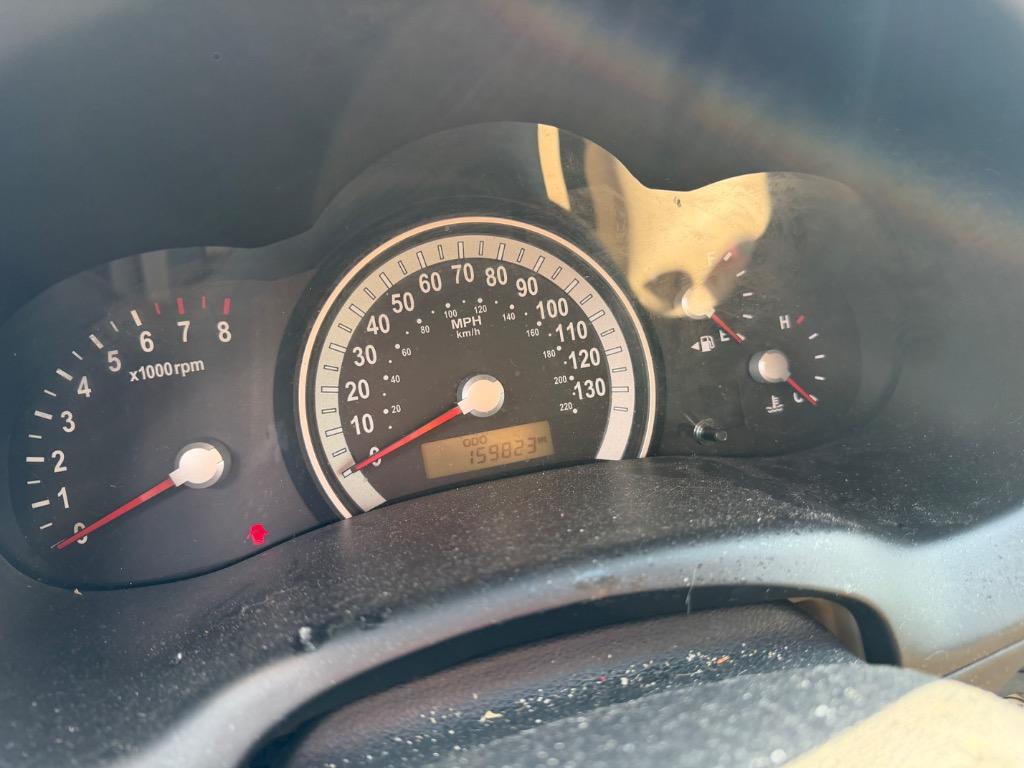 2008 Hyundai Entourage - $1,500