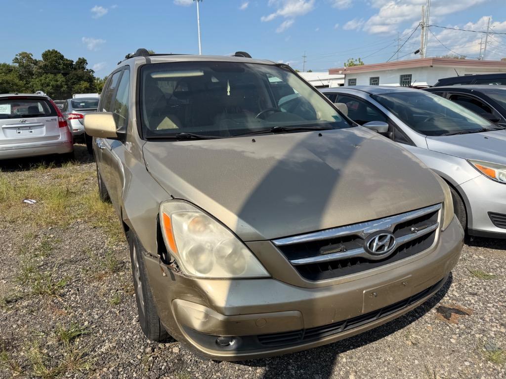2008 Hyundai Entourage - $1,500