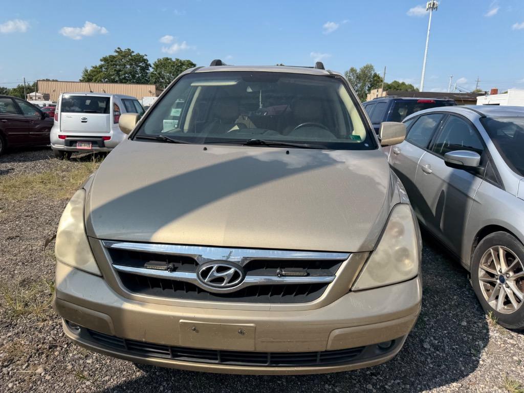 2008 Hyundai Entourage - $1,500