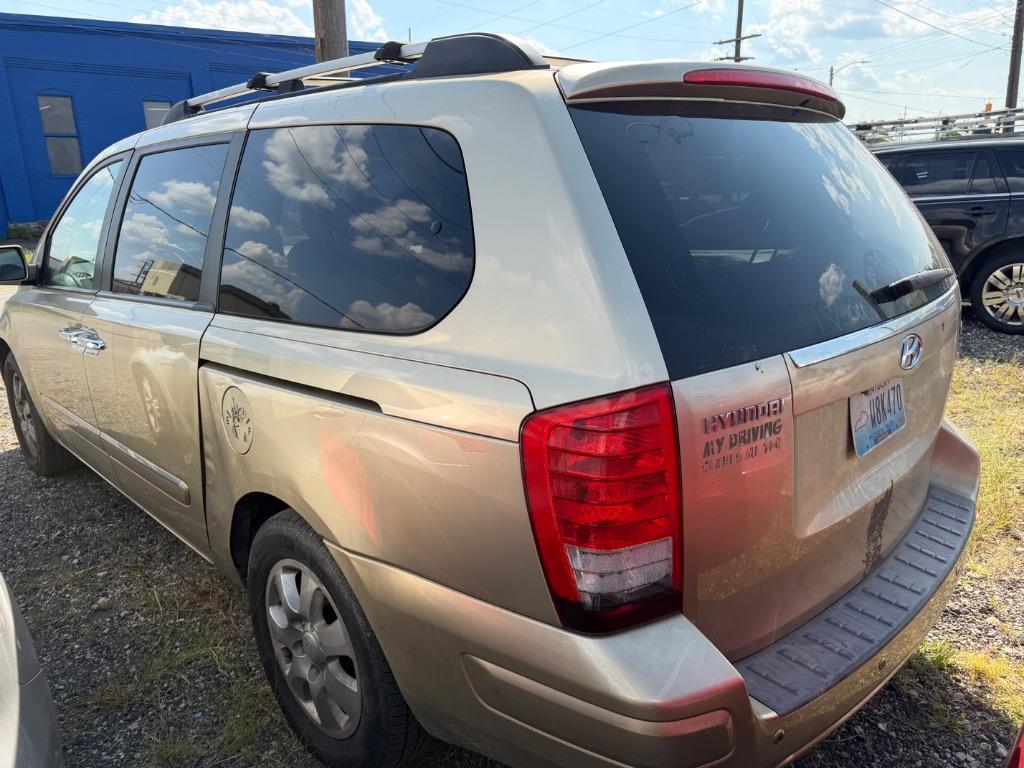 2008 Hyundai Entourage - $1,500