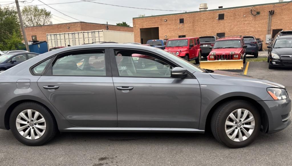 2014 Volkswagen Passat S PZEV photo