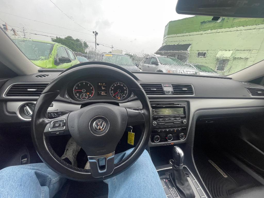 2014 Volkswagen Passat S PZEV photo