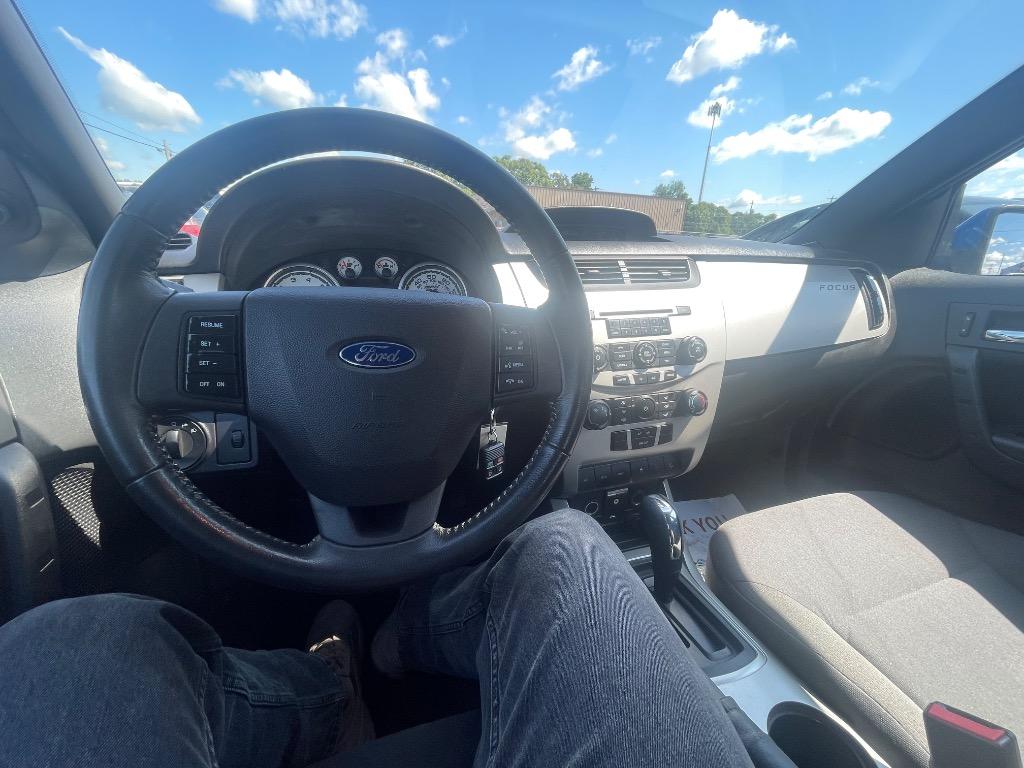 2011 Ford Focus Sport SES photo