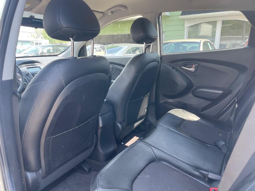 2010 Hyundai Tucson Limited photo