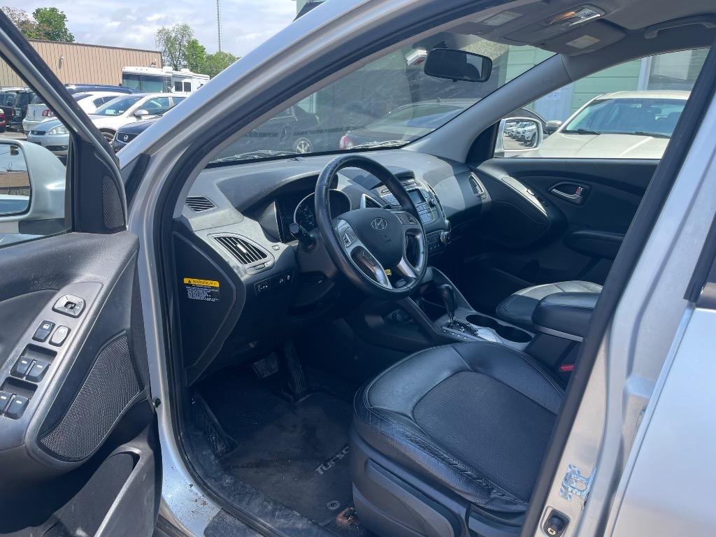 2010 Hyundai Tucson Limited photo