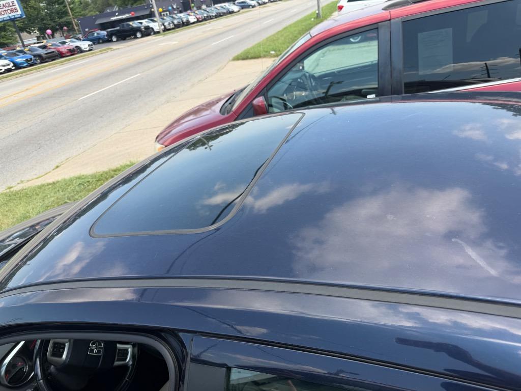 2012 Dodge Avenger - $7,995