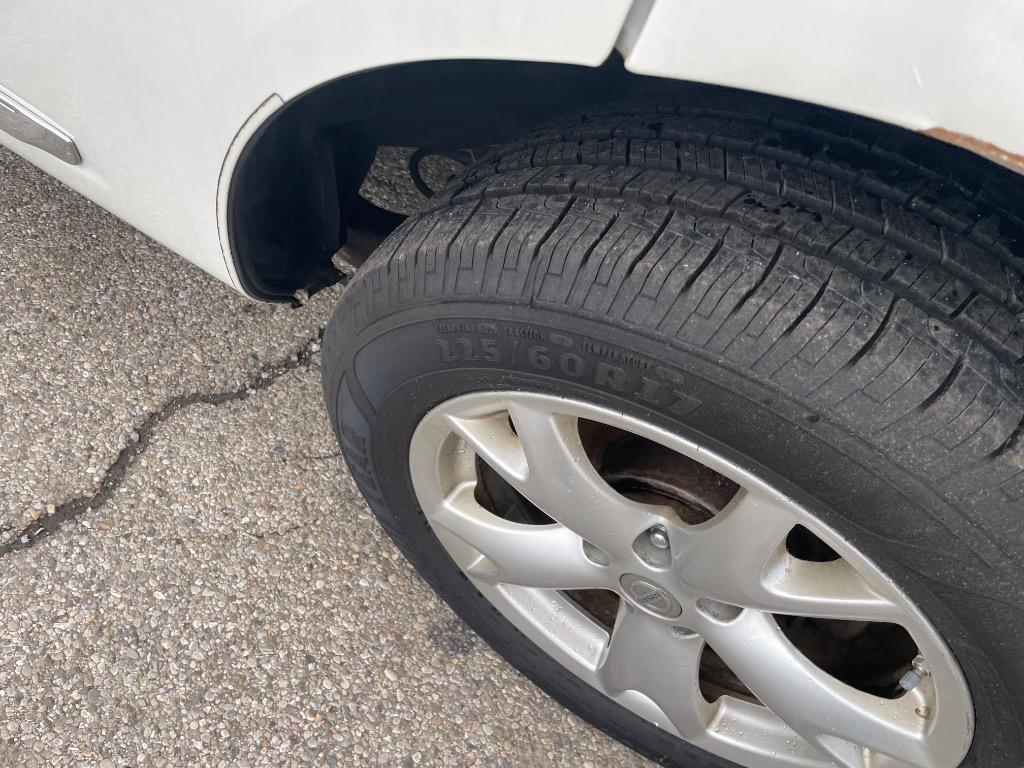 2011 Nissan Rogue S photo