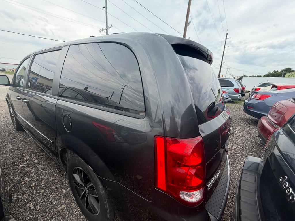 2012 Dodge Grand Caravan - $5,995