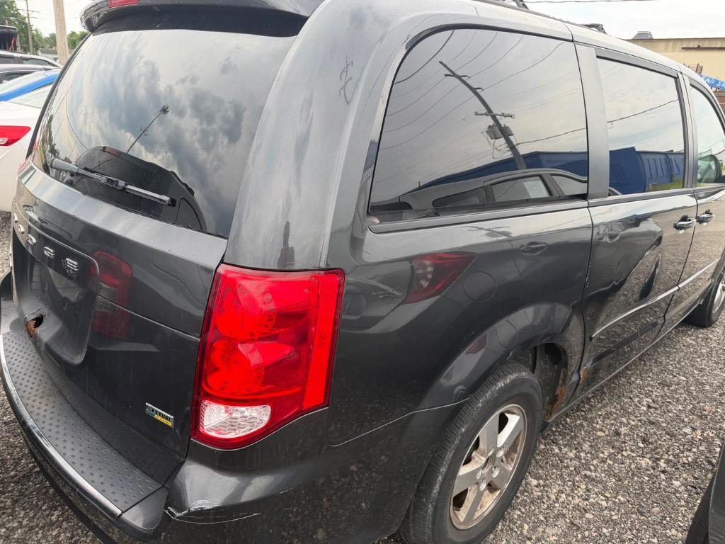 2012 Dodge Grand Caravan - $5,995