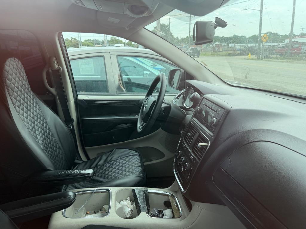 2012 Dodge Grand Caravan - $5,995