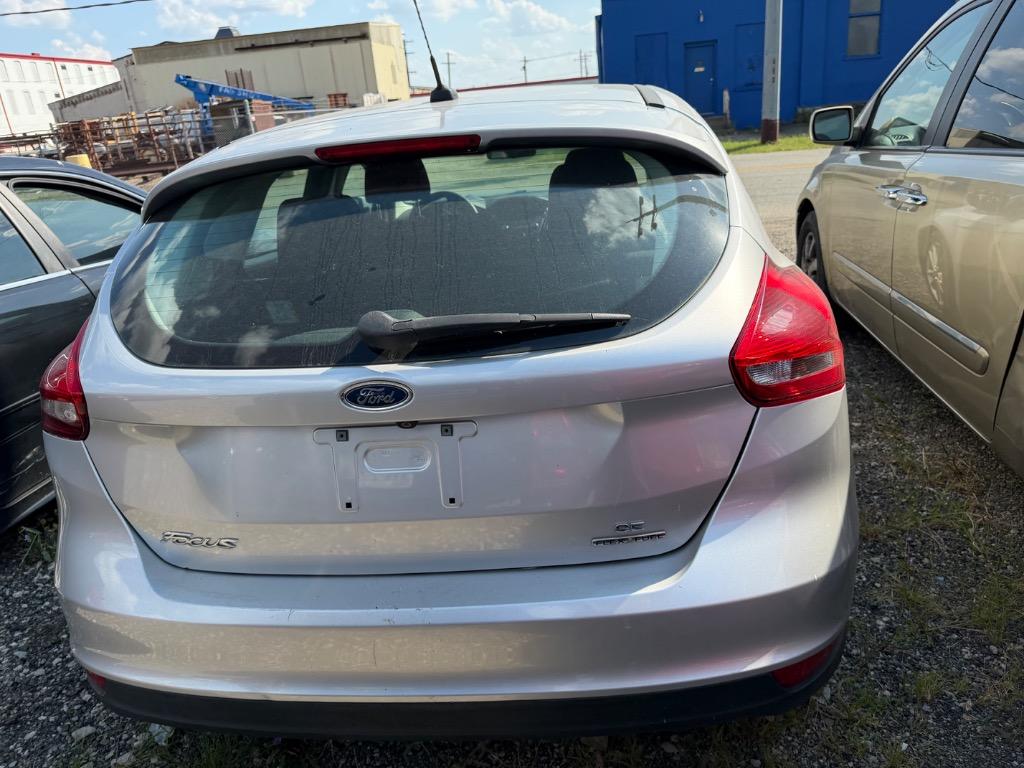 2015 Ford Focus - $2,500