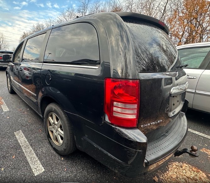 2010 Chrysler Town & Country Touring photo