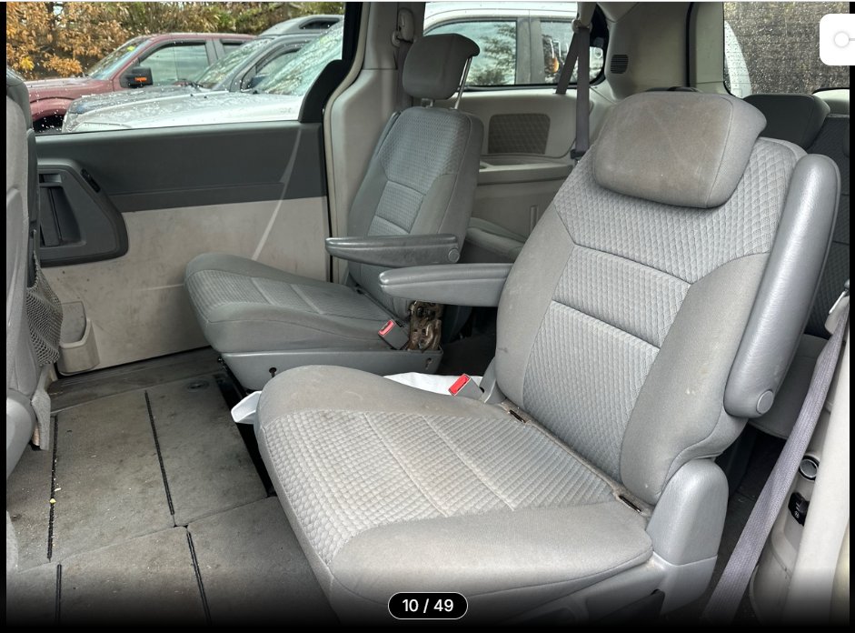 2010 Chrysler Town & Country Touring photo