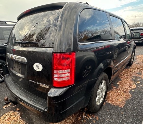 2010 Chrysler Town & Country Touring photo