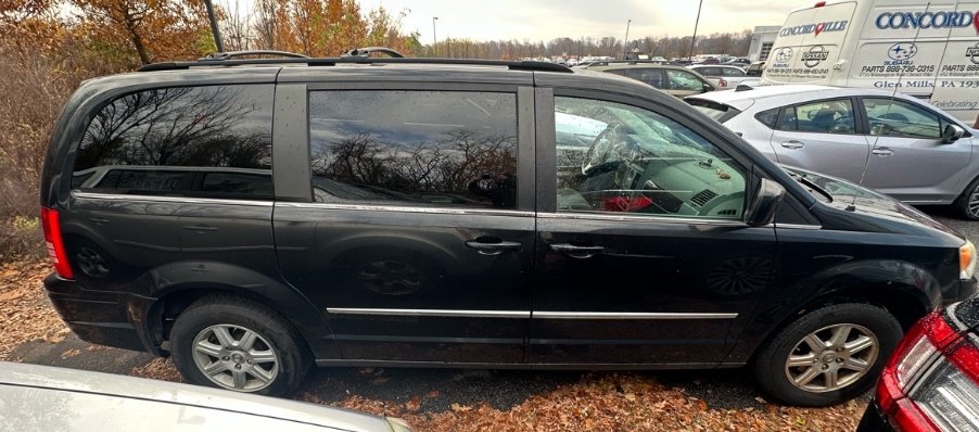 2010 Chrysler Town & Country Touring photo