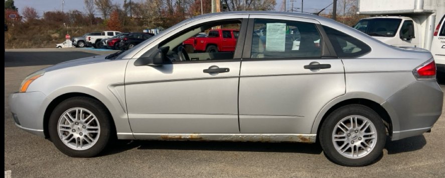 2010 Ford Focus SE photo