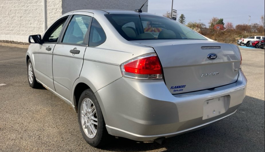 2010 Ford Focus SE photo
