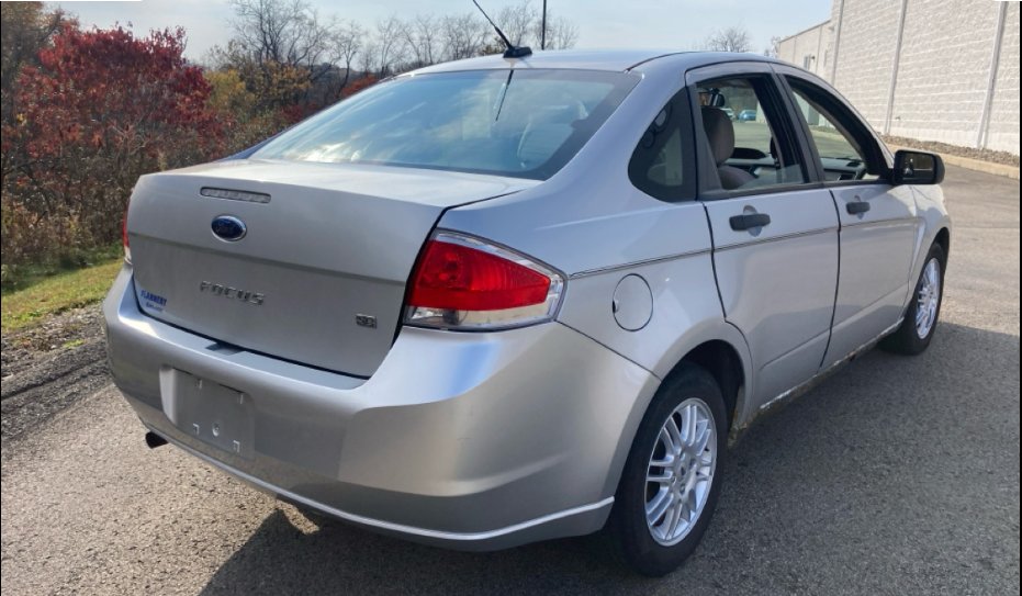 2010 Ford Focus SE photo