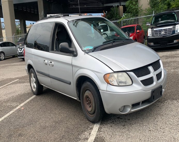 2005 Dodge Caravan SXT photo