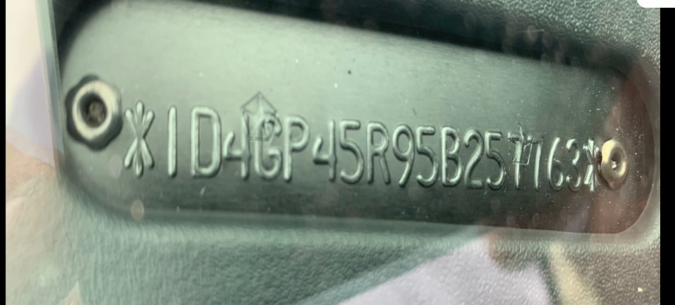 2005 Dodge Caravan SXT photo