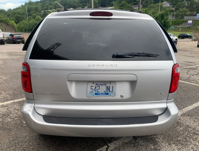 2005 Dodge Caravan SXT photo
