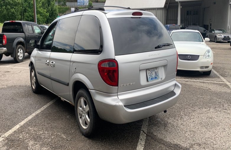 2005 Dodge Caravan SXT photo