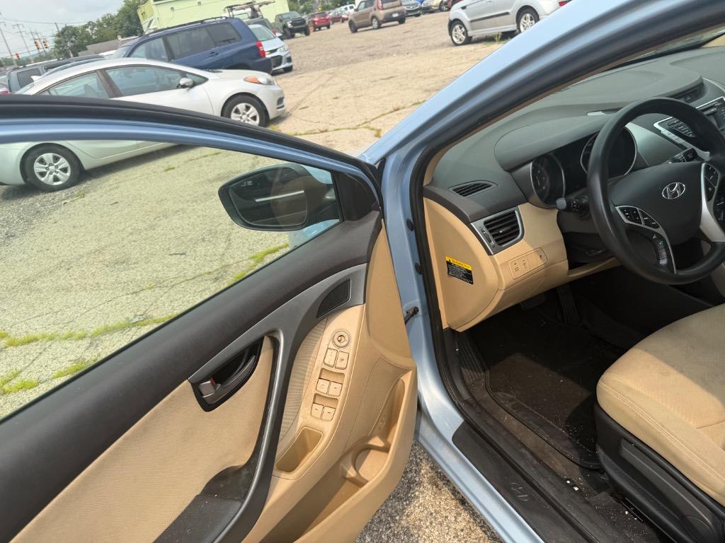 2012 Hyundai Elantra