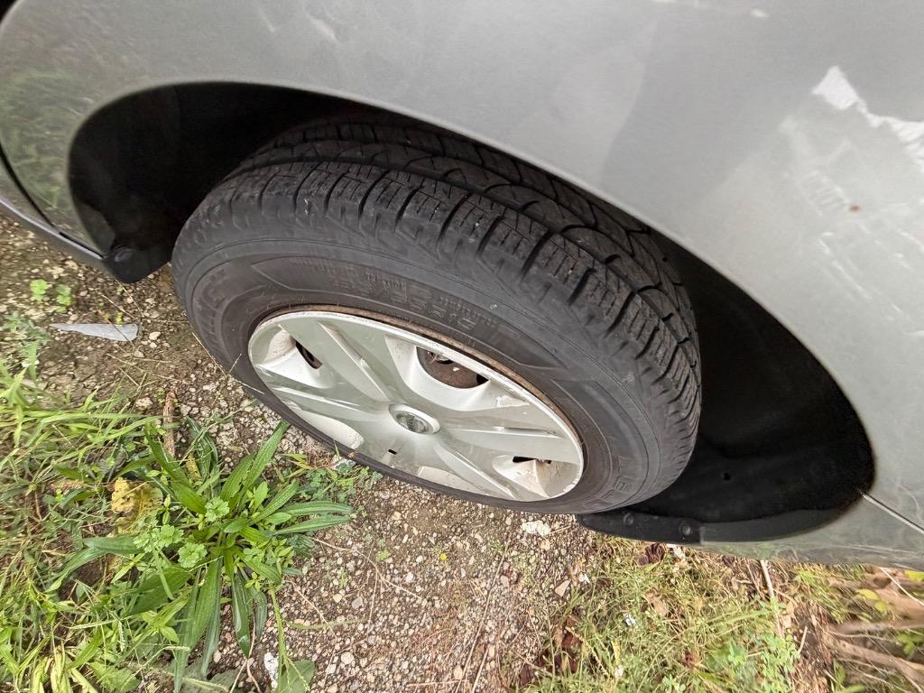 2012 Nissan Versa - $1,000