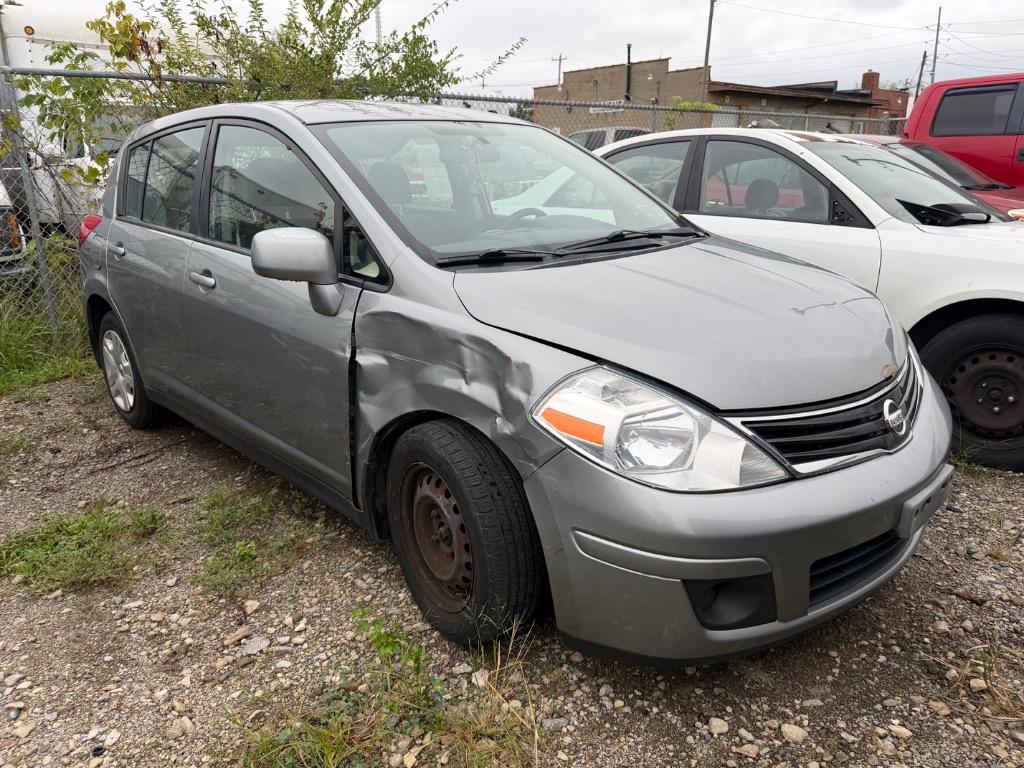 2012 Nissan Versa - $1,000