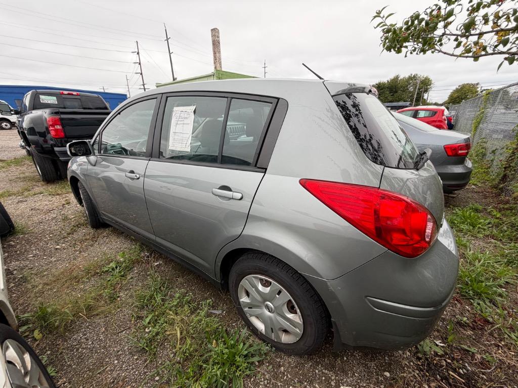 2012 Nissan Versa - $1,000