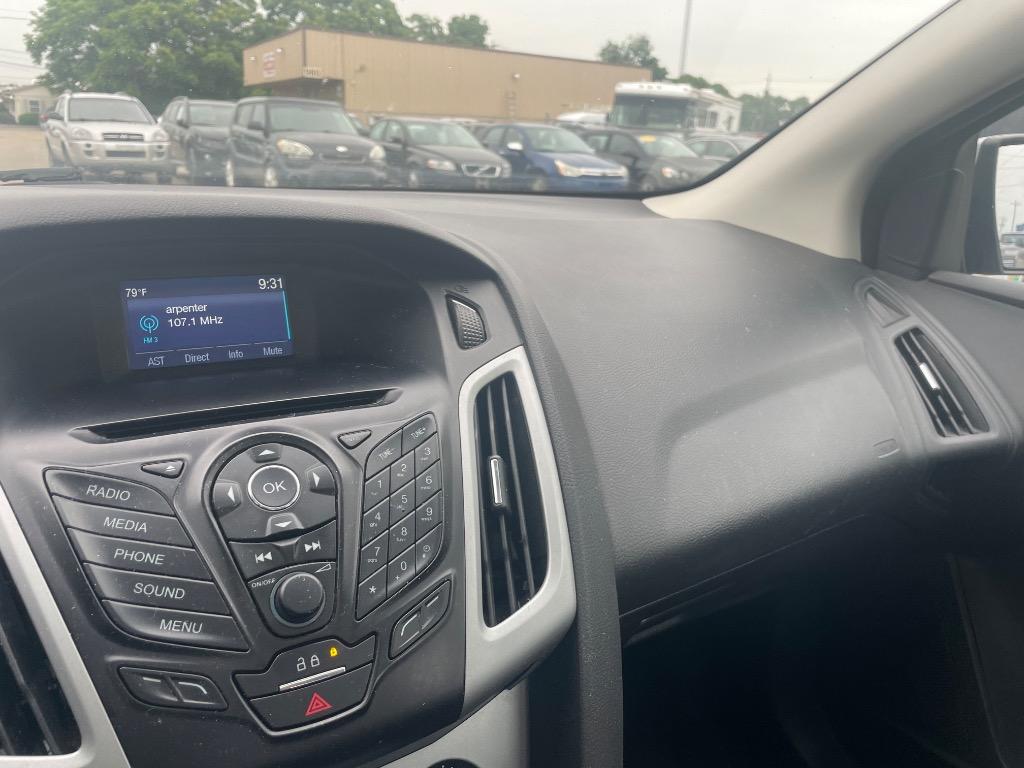 2014 Ford Focus SE photo