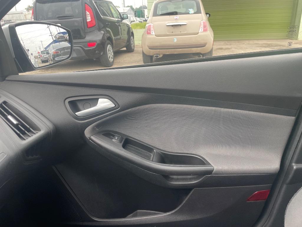 2014 Ford Focus SE photo