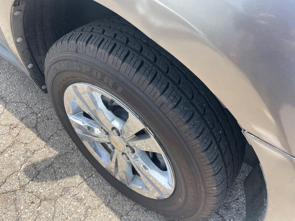 2010 Chevrolet Equinox LS photo