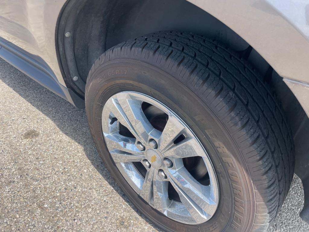 2010 Chevrolet Equinox LS photo