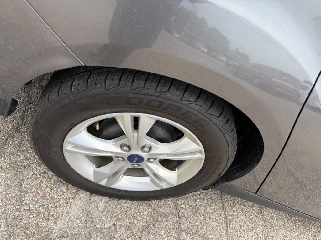 2013 Ford Focus - $7,995