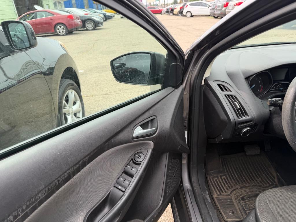 2013 Ford Focus - $7,995