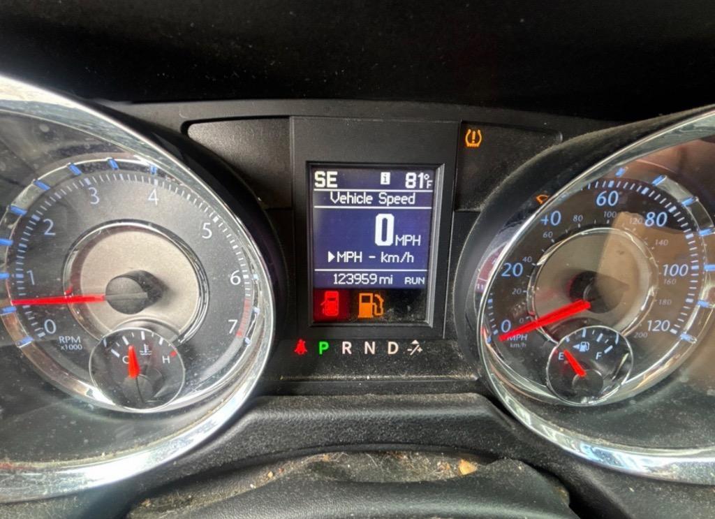 2012 Chrysler Town And Country - $8,500