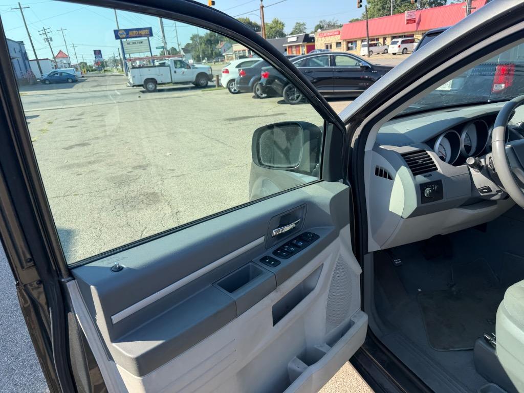 2010 Dodge Grand Caravan - $7,500