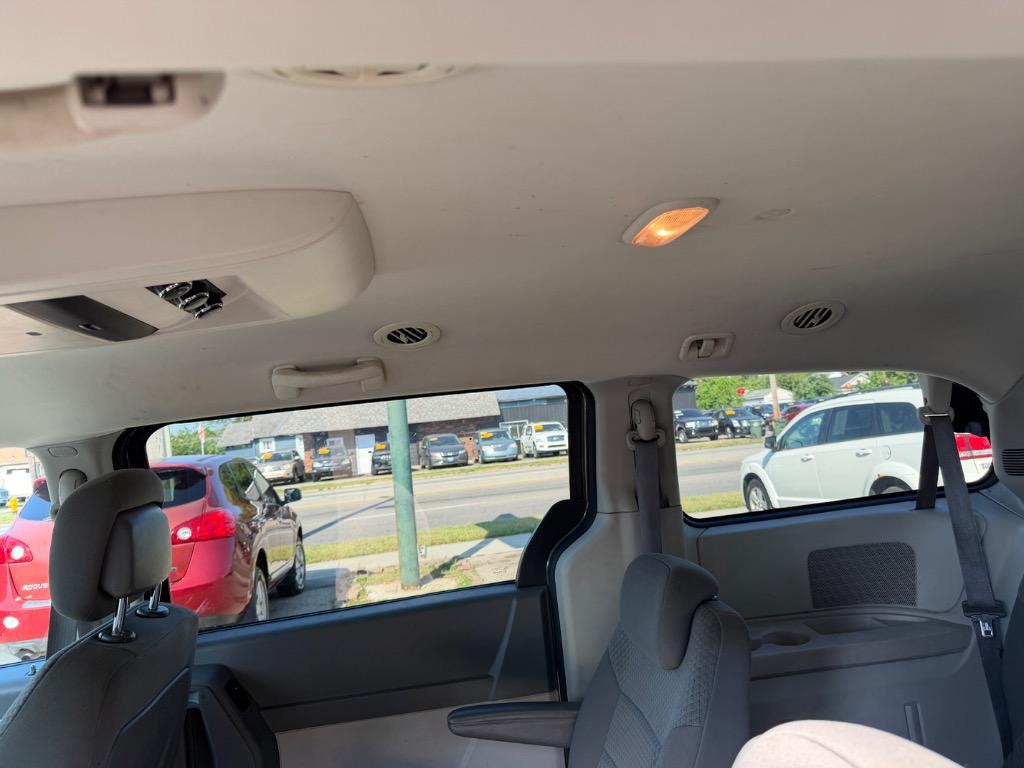 2010 Dodge Grand Caravan - $7,500