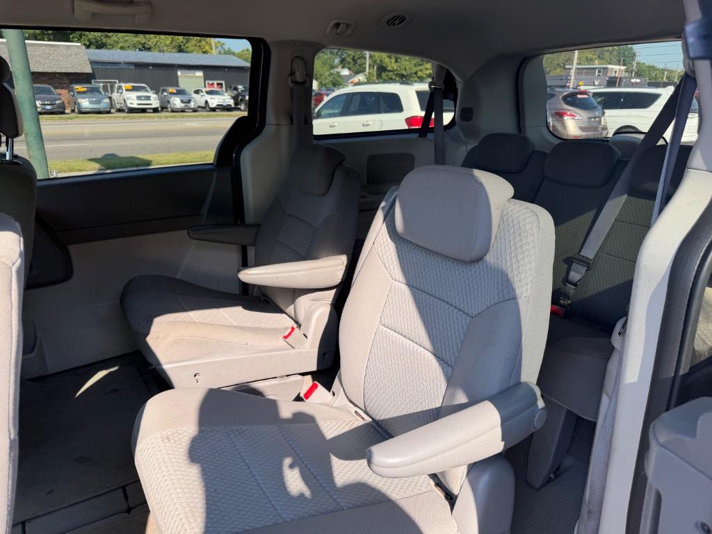2010 Dodge Grand Caravan - $7,500