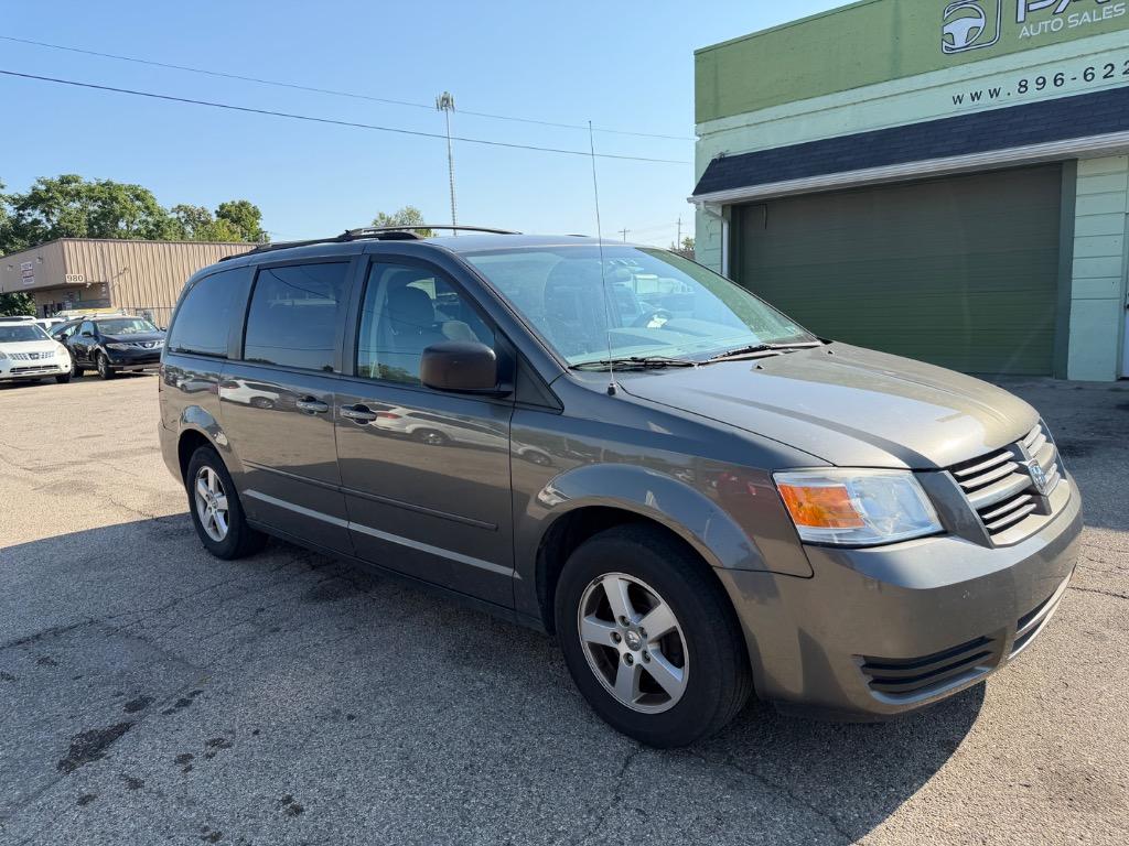 2010 Dodge Grand Caravan - $7,500